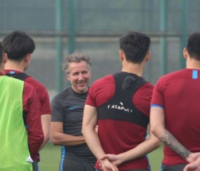 豫媒：建业仍负责俱乐部运营 “双主场”半赛季轮换