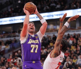 xingkong-狂轰46+11+7！东契奇天神下凡，詹姆斯破历史第一纪录，湖人2连胜